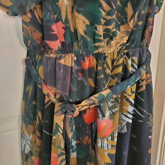 City Chic Floral Panter Cold-Shoulder Maxi Dress Short Sleeves 20W Slits Boho - Picture 5 of 14